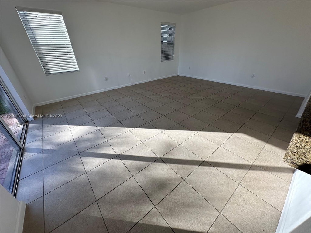 10980 Sw 225th Ter - Photo 7