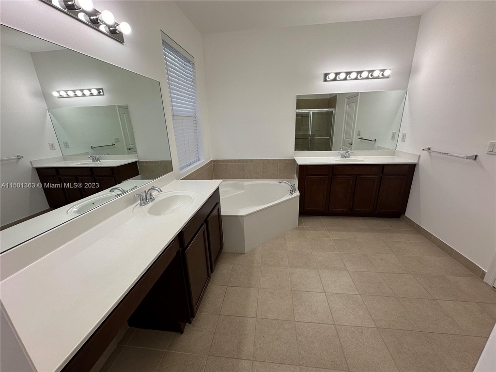 10980 Sw 225th Ter - Photo 11
