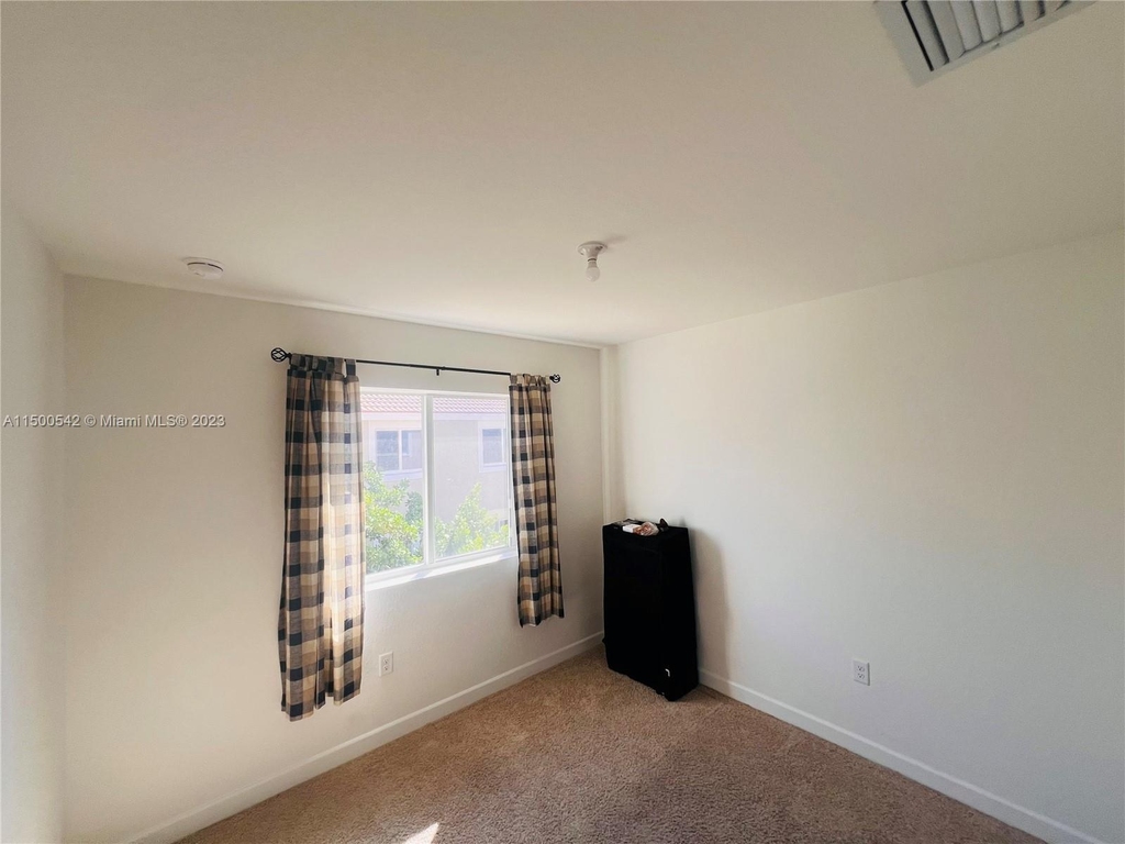 2430 Se 10th Ct - Photo 20