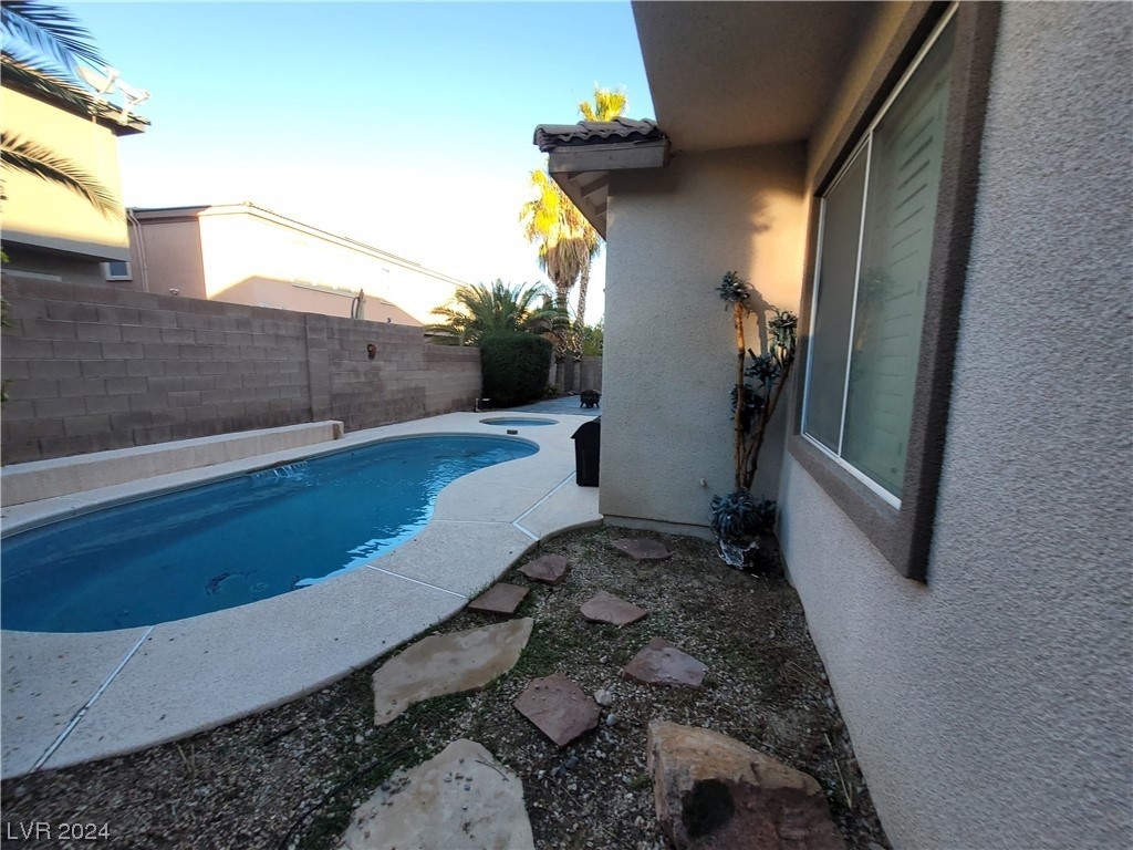 7728 Villa De La Paz Avenue - Photo 10