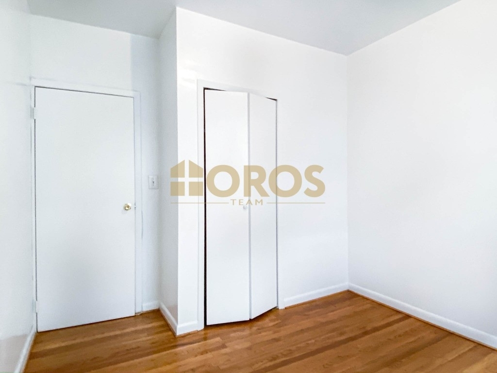 238 East 7th Street - Photo 5