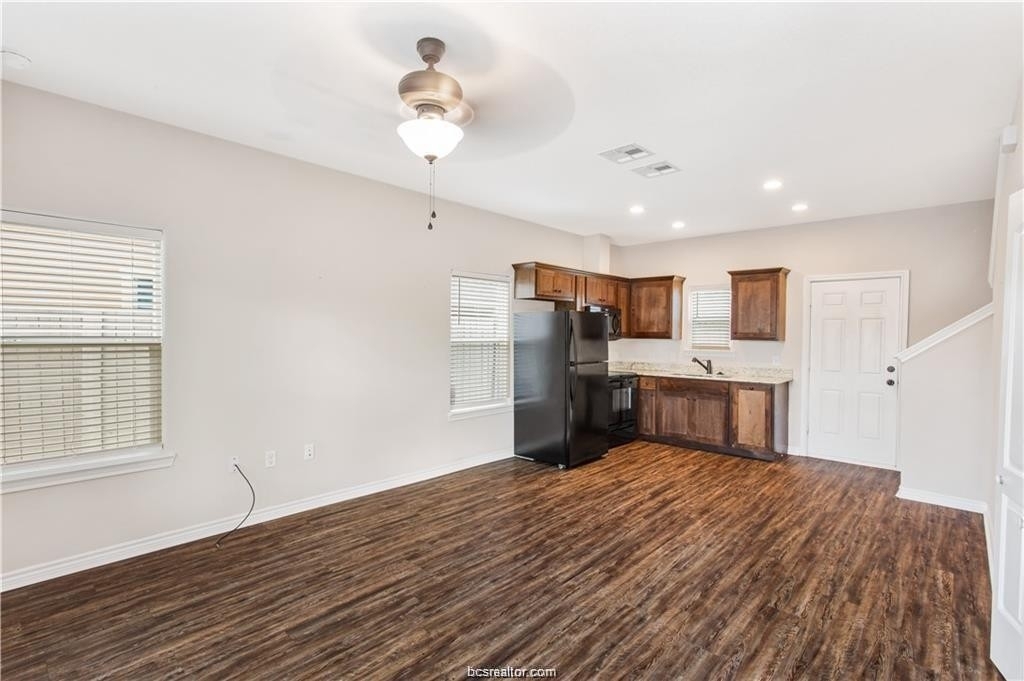 2108 Cavitt - Photo 1