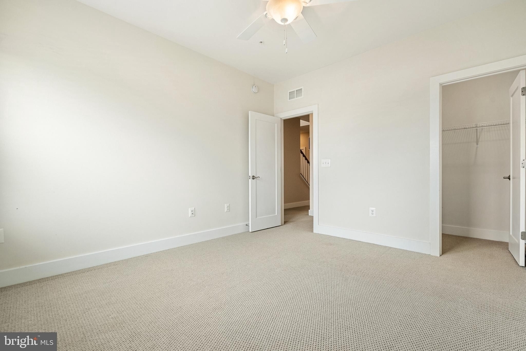 44822 Tiverton Square - Photo 11