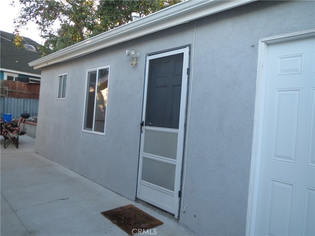 12203 Menlo Avenue - Photo 0