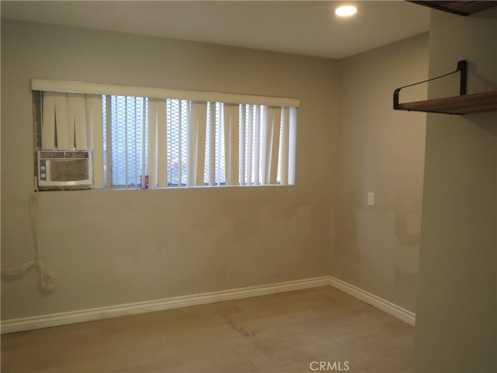 12203 Menlo Avenue - Photo 3