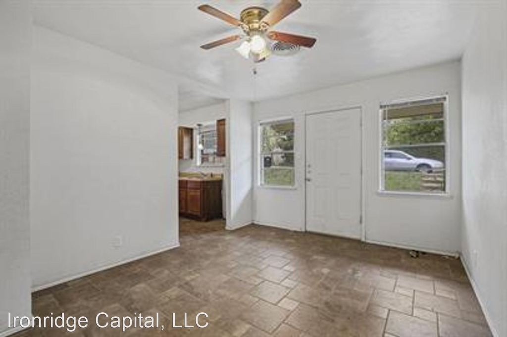 818 West Texas Street - Photo 1