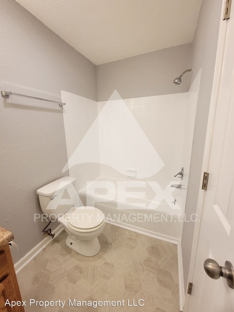 2700 Holbrook Drive - Photo 6