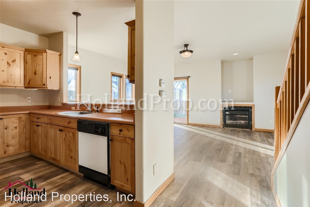 319 Nw Adams Ave - Photo 8