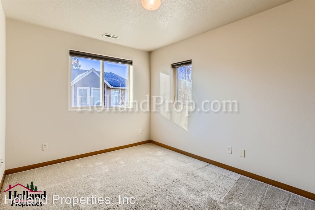 319 Nw Adams Ave - Photo 19