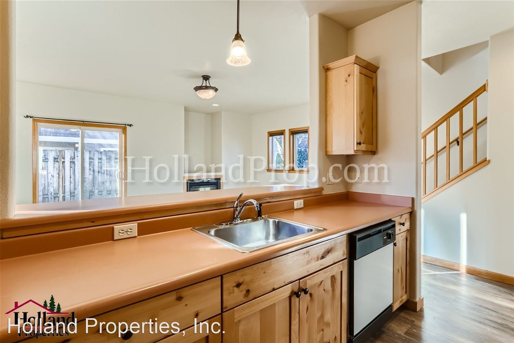 319 Nw Adams Ave - Photo 10