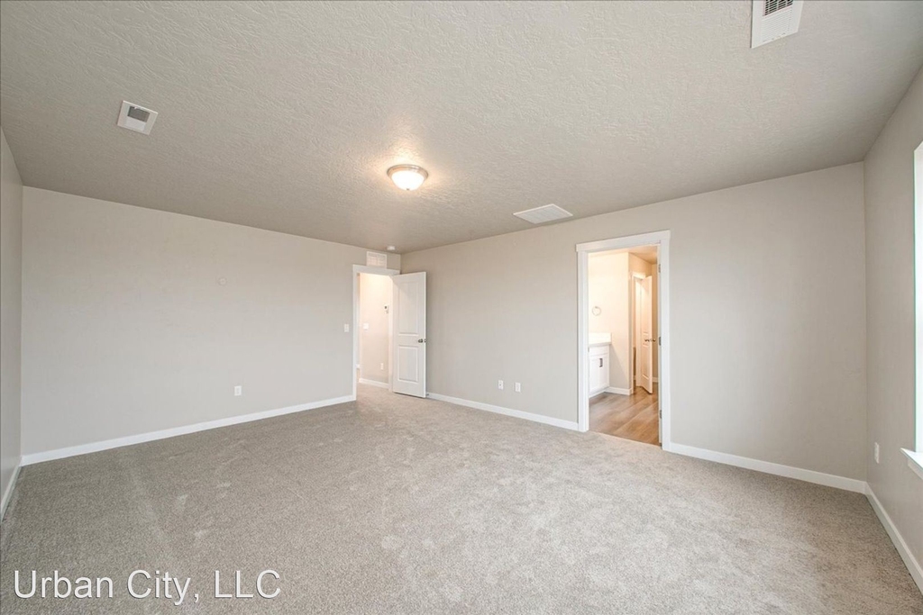 7877 E Edison Street - Photo 23