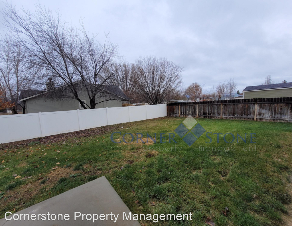 1770 W Bayeux Dr. - Photo 19