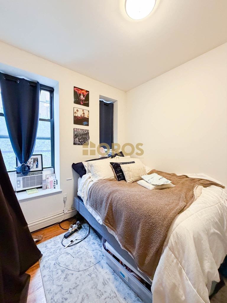 283 East 7th Street - Photo 4