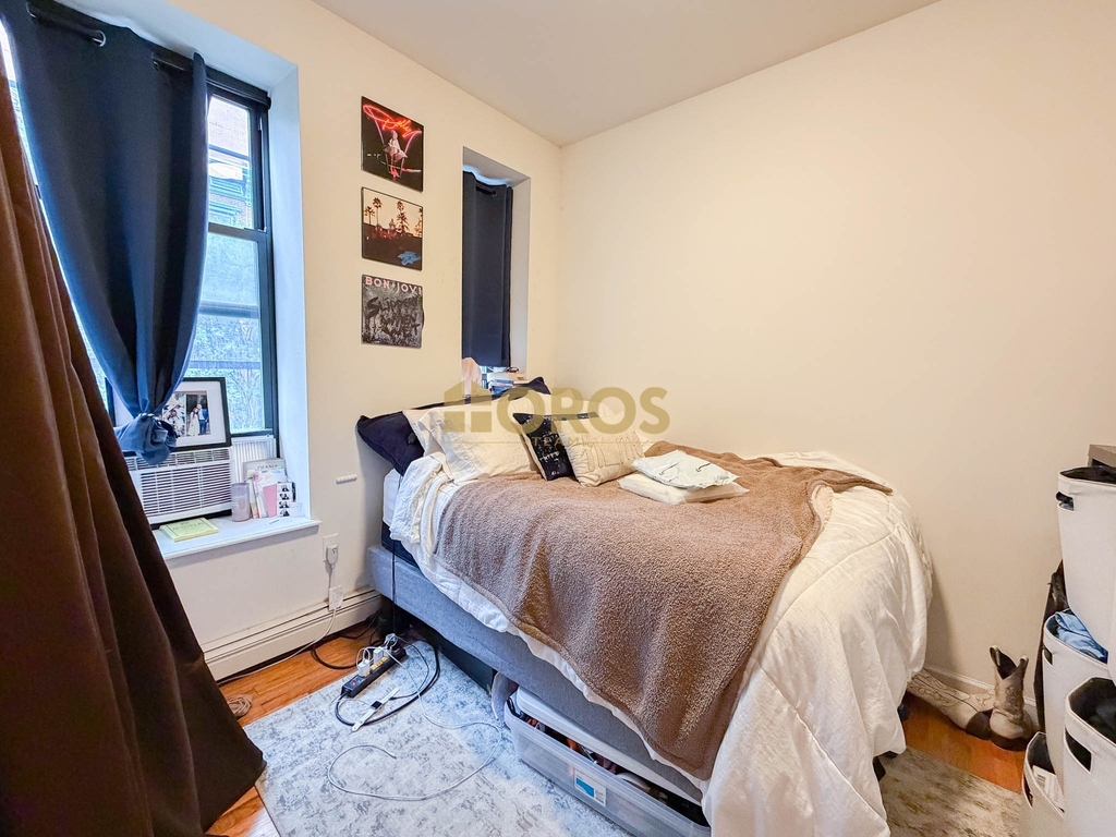 283 East 7th Street - Photo 3