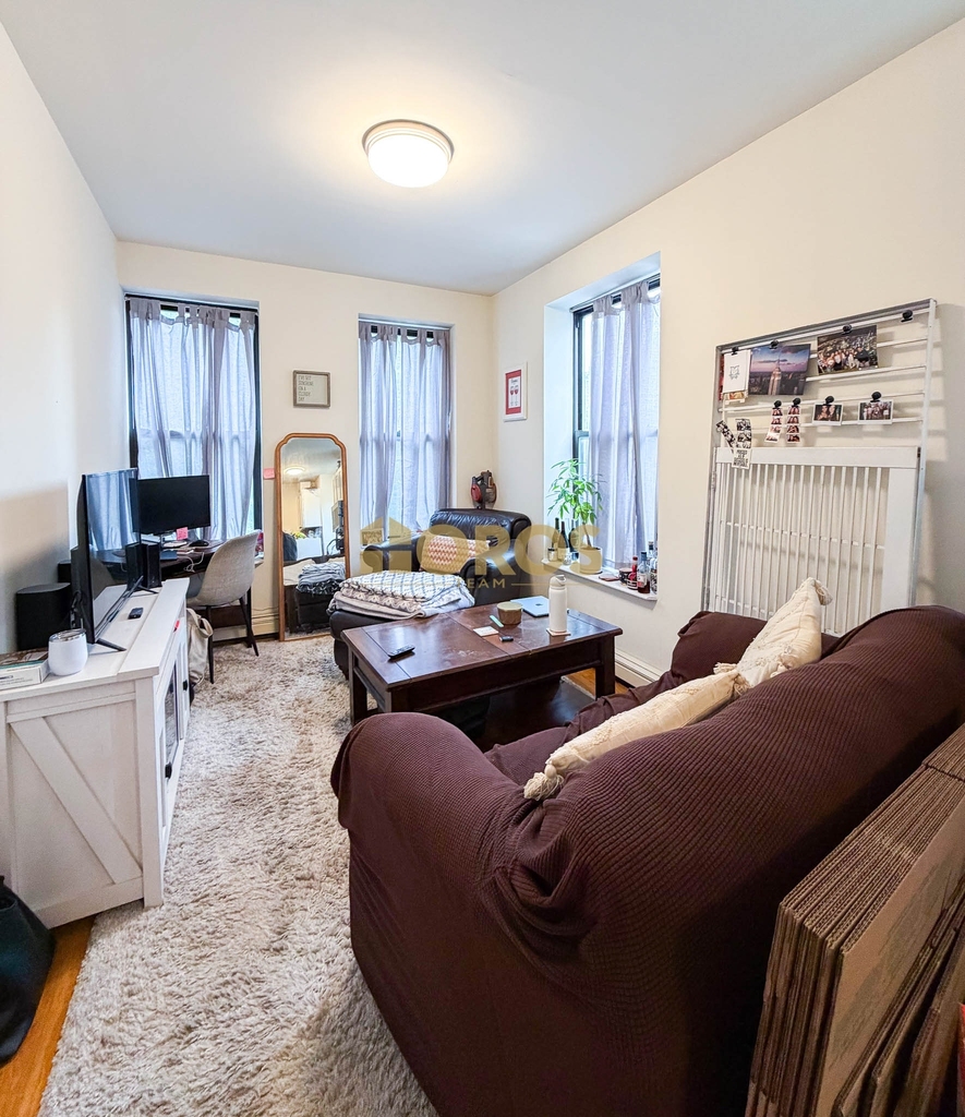 283 East 7th Street - Photo 1