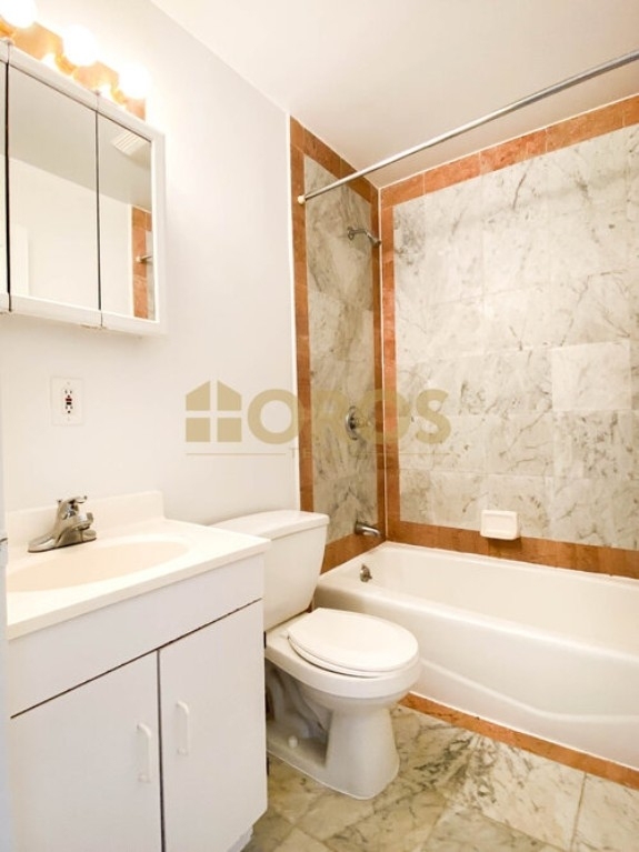 200 East 7th Street - Photo 7