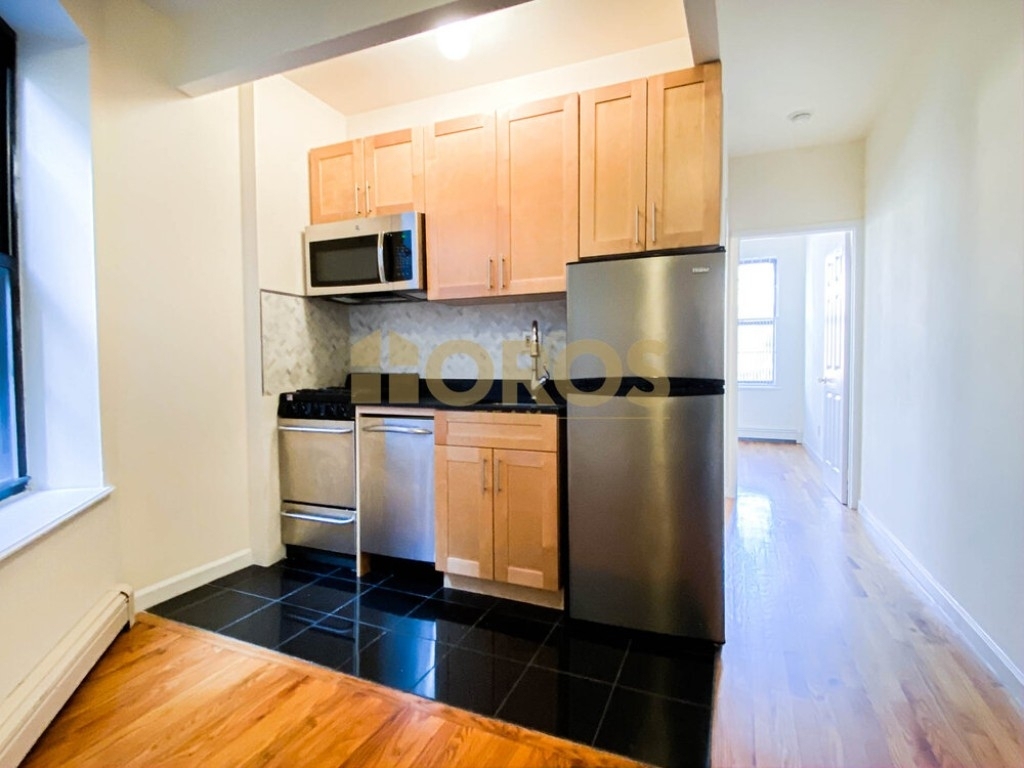 200 East 7th Street - Photo 3
