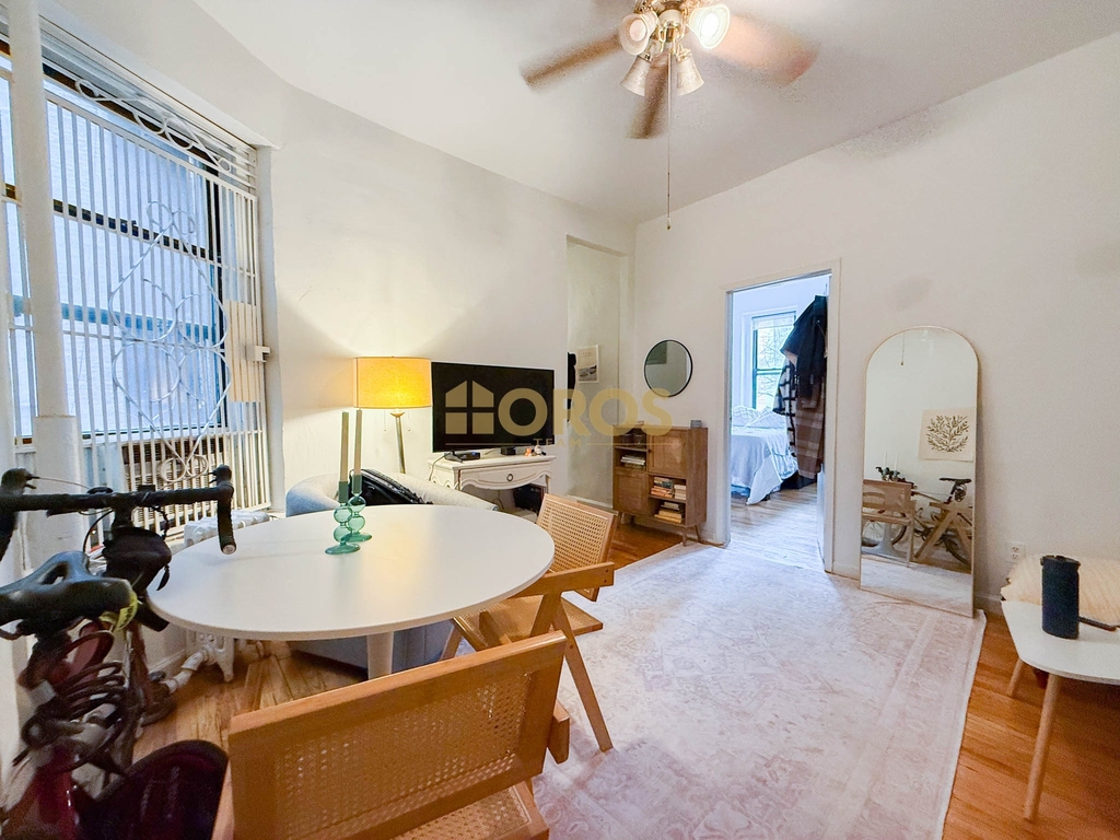 700 East 9th Street - Photo 1