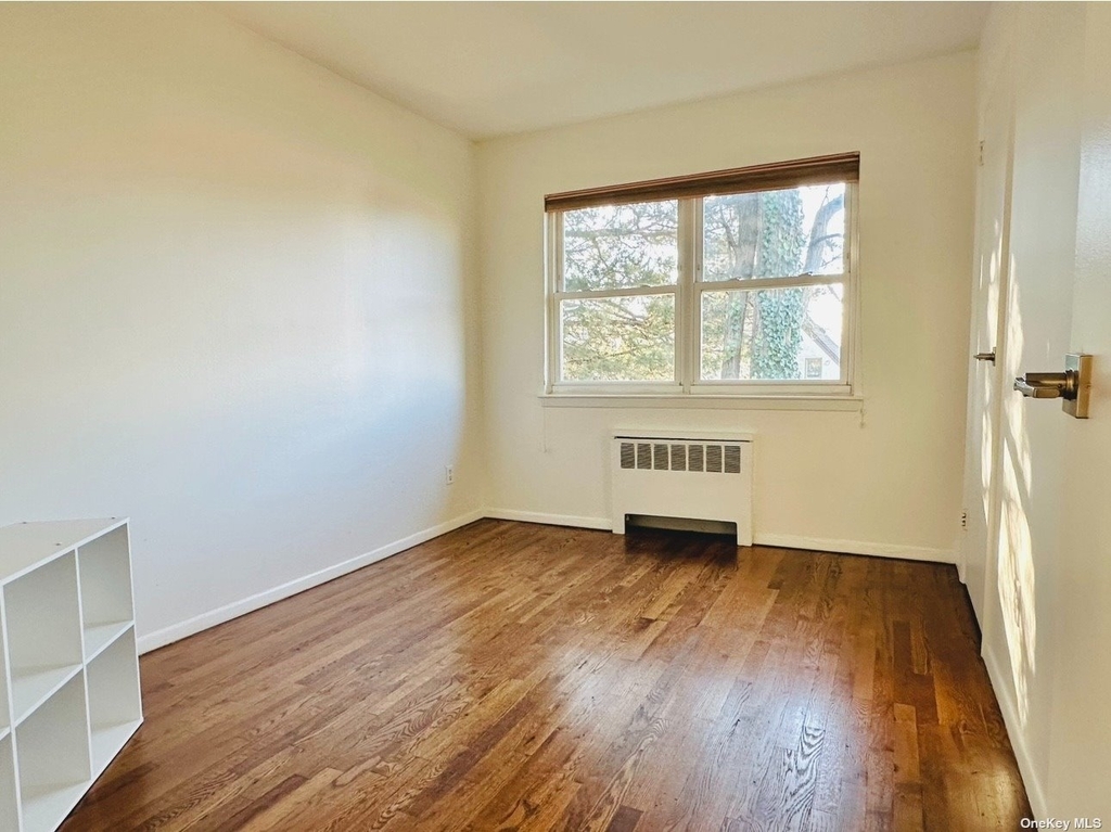 136 Manhasset Avenue - Photo 10