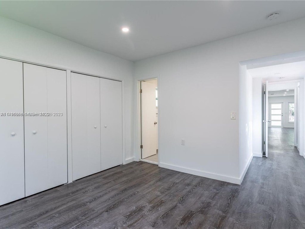 2520 Sw 22nd Ter - Photo 14