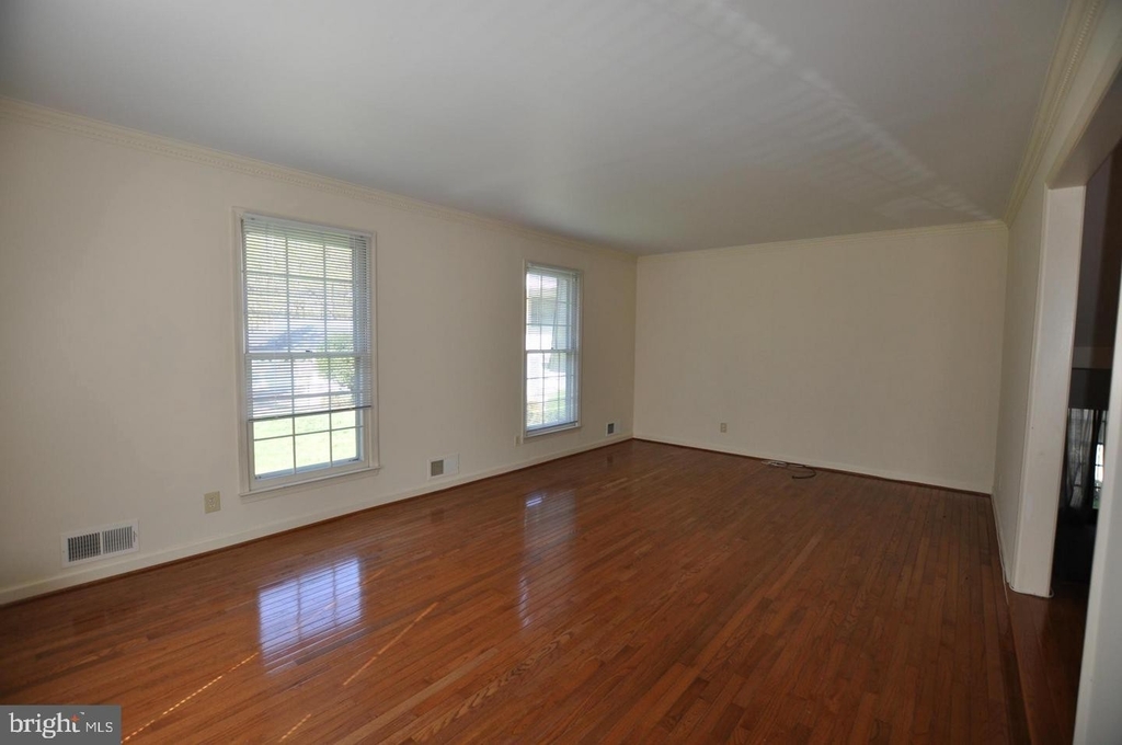 3903 Bentwood Ct - Photo 5