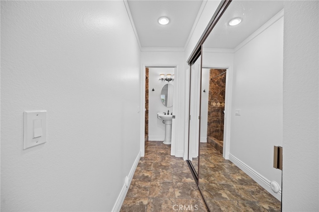 1080 Border Avenue - Photo 11