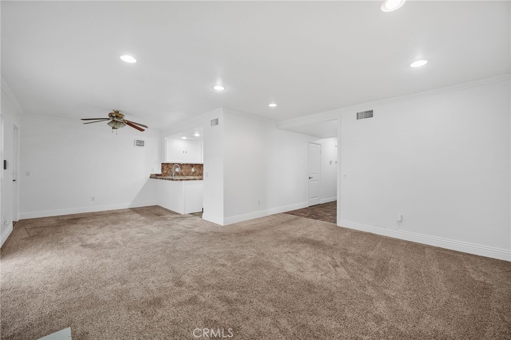 1080 Border Avenue - Photo 9