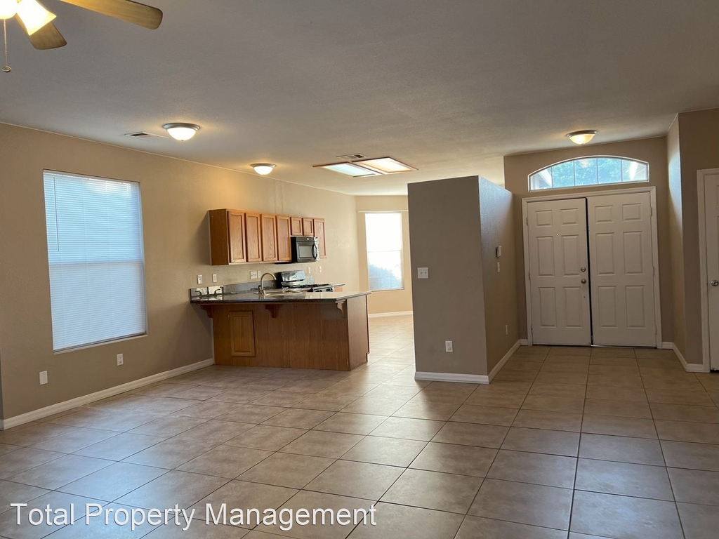 1360 Martinho Ave. - Photo 10