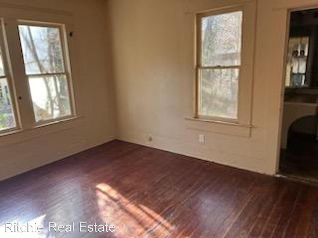 404 Chester St. - Photo 2