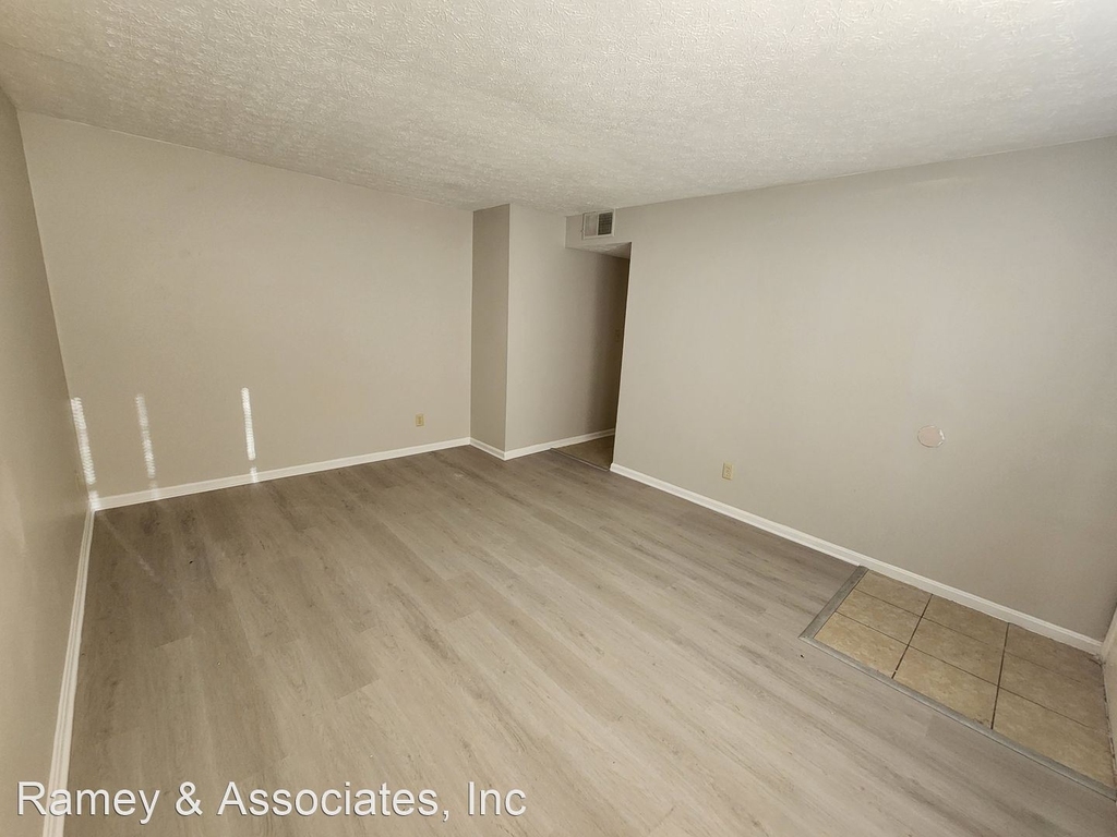 4201 Sanford Ave - Photo 5