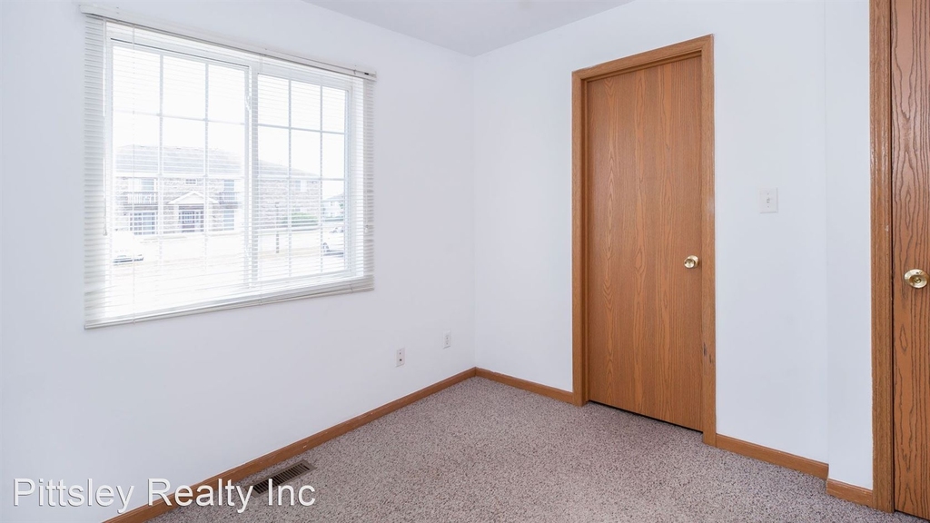 890 Fotis Drive - Photo 6