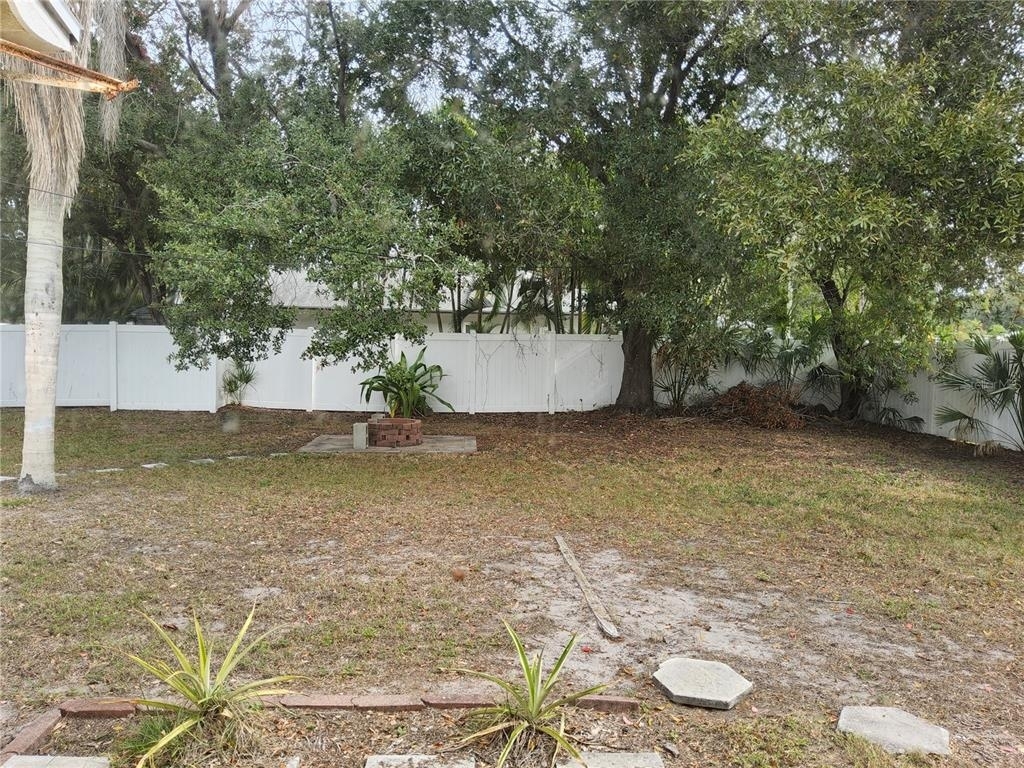 6013 Gulfport Boulevard S - Photo 9