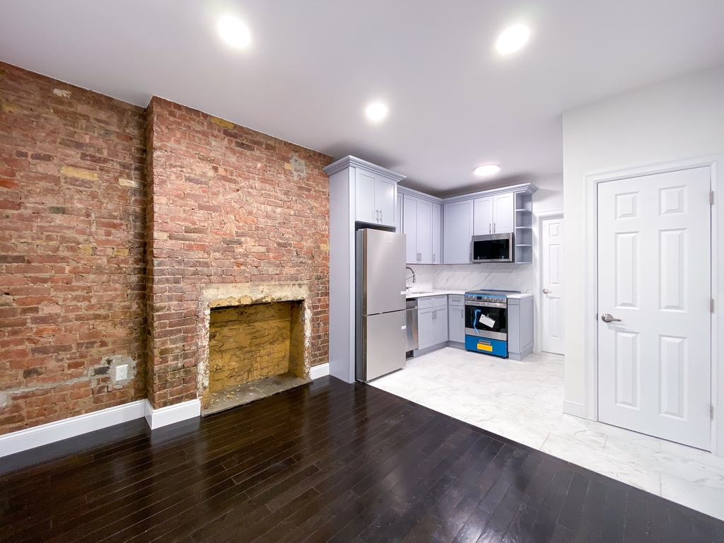 337 East 6th Street - Photo 3