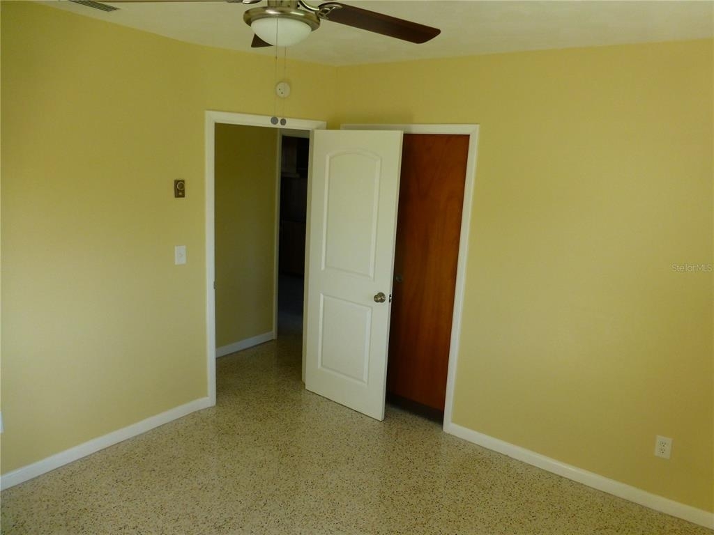 1078 Oakwood Drive - Photo 3