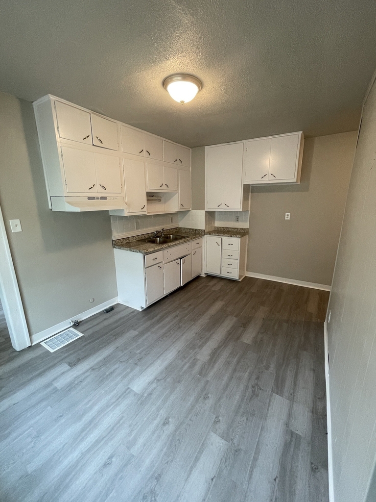 1335 N Ewing Street - Photo 5