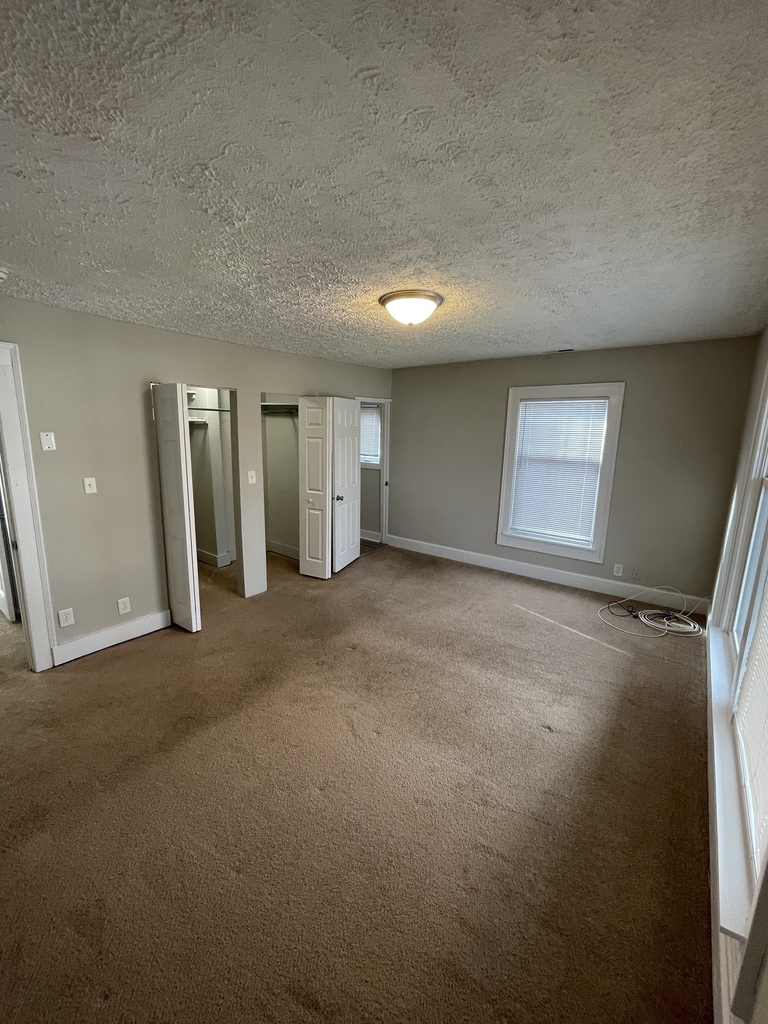 315 E 33rd Street - Photo 11