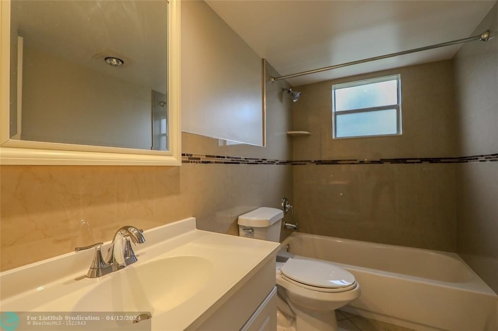 121 Se 3rd Ave - Photo 11