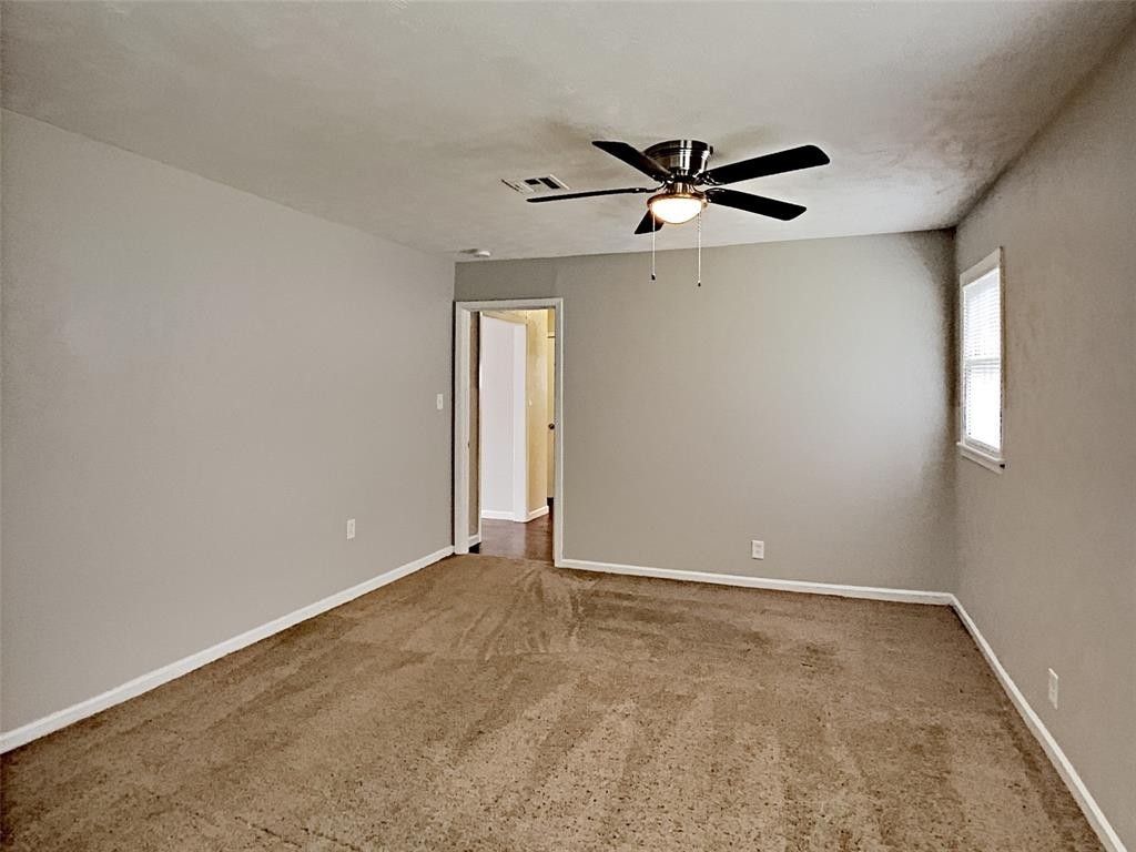 1102 Poindexter Avenue - Photo 2