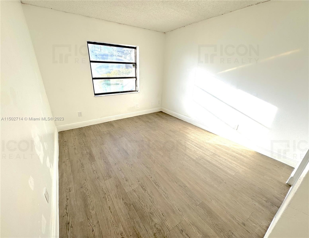 3609 Sw 69th Ter - Photo 6