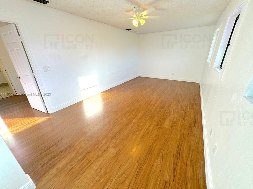 3609 Sw 69th Ter - Photo 5