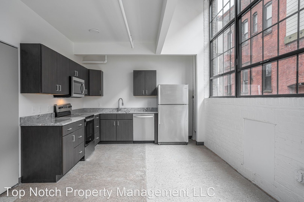 601 W 2nd Street - Photo 10