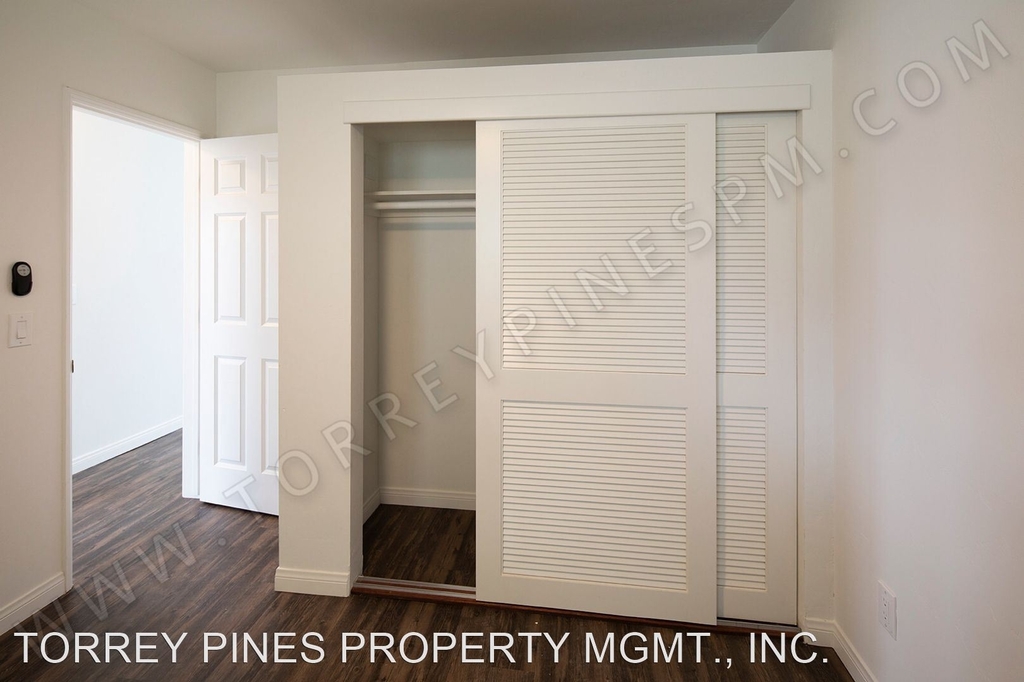 4076-4080 1/2 Crown Point Drive - Photo 11