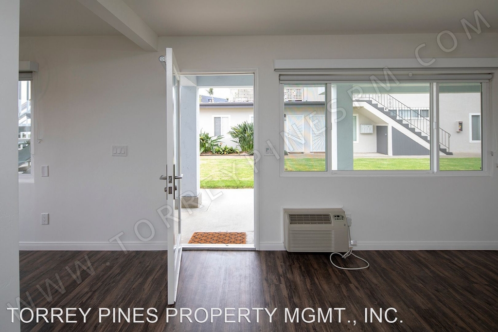 4076-4080 1/2 Crown Point Drive - Photo 4