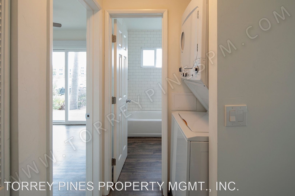 4076-4080 1/2 Crown Point Drive - Photo 6