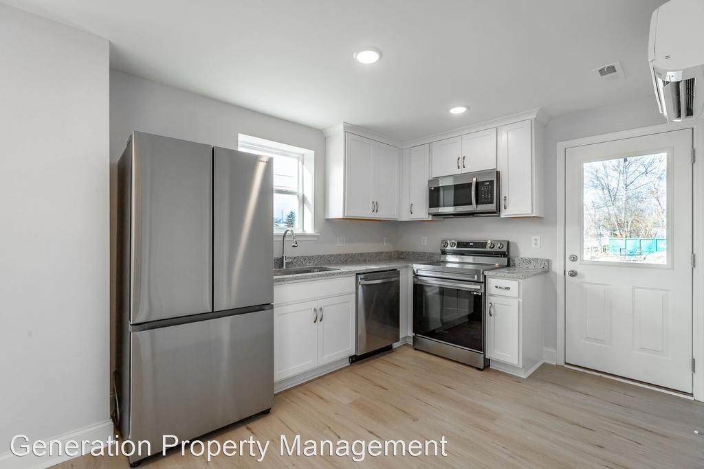 2301 E 17th Street - Photo 12