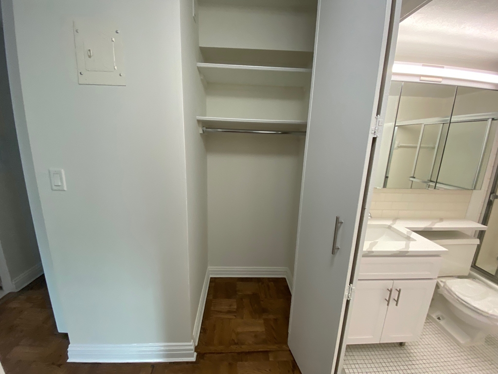 East 71st Street - Photo 8