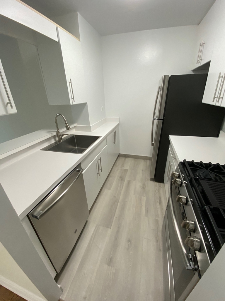 East 71st Street - Photo 6