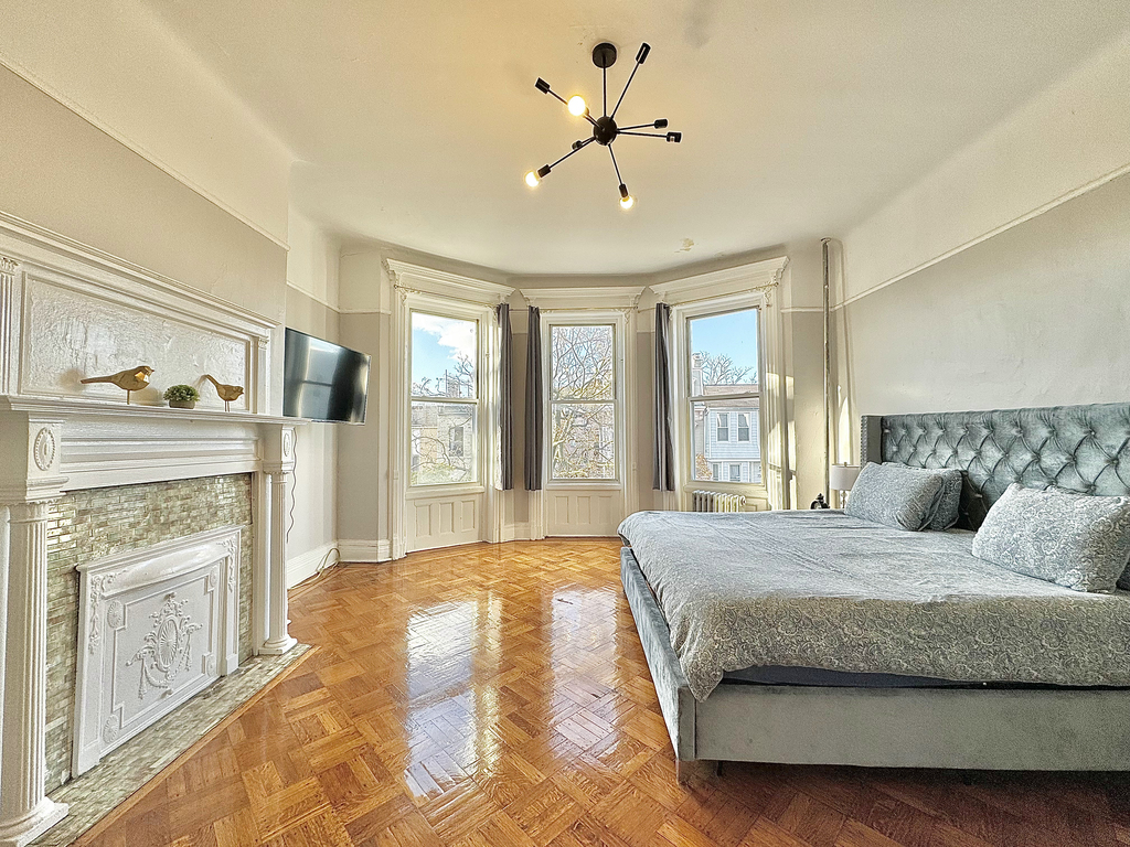 74 Cornelia Street - Photo 9