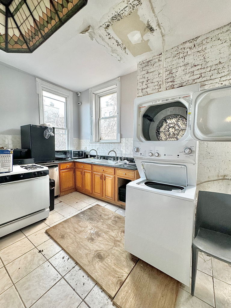74 Cornelia Street - Photo 3