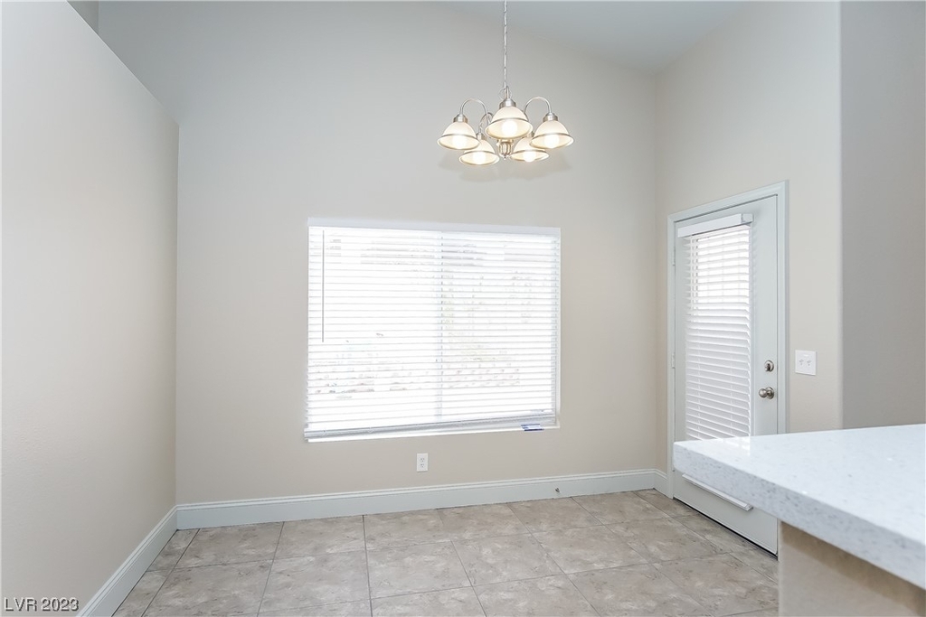 4931 Dunvegan Court - Photo 5